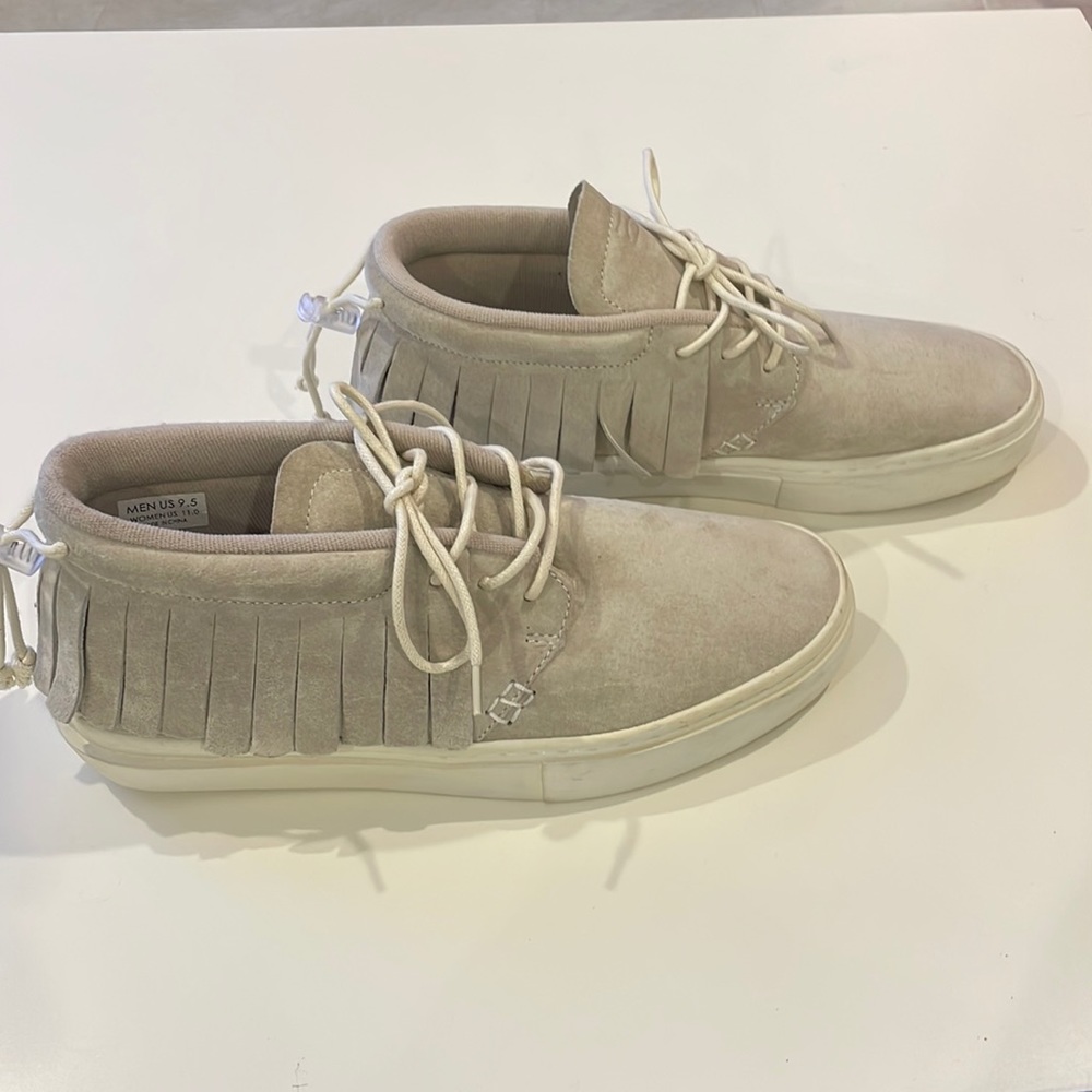 Men’s Chukka Clear Weather Suede Fringe Mid Top Chukka Sneaker 9.5